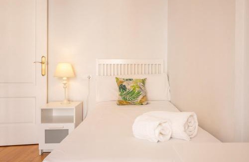 Alfalfa Apartment | Cuna Center Suite by Valcambre