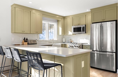 Salisbury House | Curated Contemporary for lakes, forest & ski hills