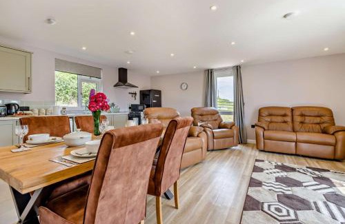 Hereford House | Curlews Rest at Canon Bridge Fishery