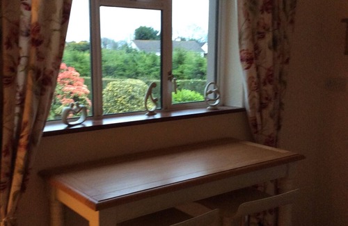 Curracloe House | CURRACLOE~Beach Holiday Location! Co Wexford, 2mins from Beach. Shops & Bars.