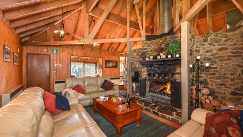 Dinner Plain House | Currawong Lodge