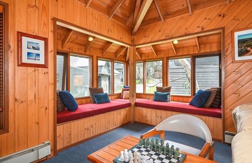 Dinner Plain Cabin | Currawong Lodge - Dinner Plain
