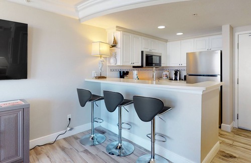 Ortona Park Condo | Cushy ocean-view suite with gym & high-speed WiFi