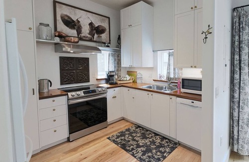 Berry Hill Apartment | Custom Shed #4 in Berry Hill off 8th; Step-Free