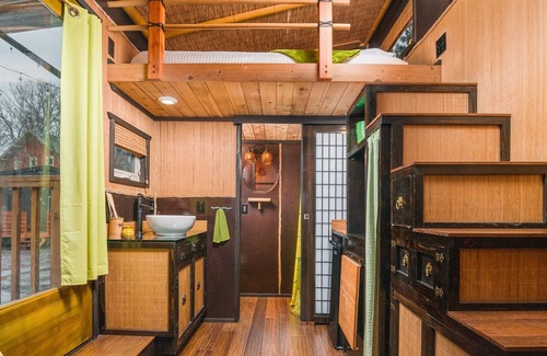 Kerns House | ❤️Custom Tiny w/ Bamboo Vibes, Firepit, Kitchen, Next to PDX's Best Eats✨