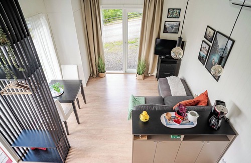 Tyreso Cabin | Cute and Cozy Guesthouse near Water