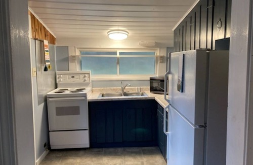 Goshen Cottage | Cute and cozy lake cottage, next to DAR State Forest