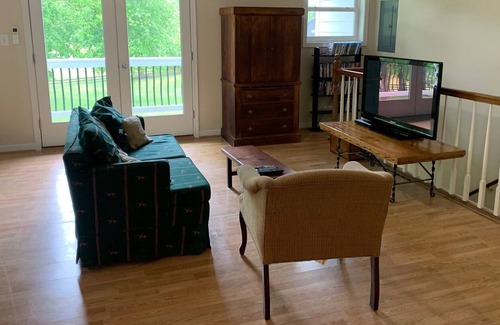 Cobham Apartment | Cute apartment over a horse barn with a lovely view