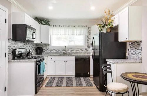 College Park Apartment | Cute Apt near Atlanta Airport-9A