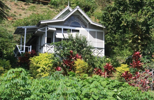 Savusavu Cottage | Cute as they come on Savusavu Bay.