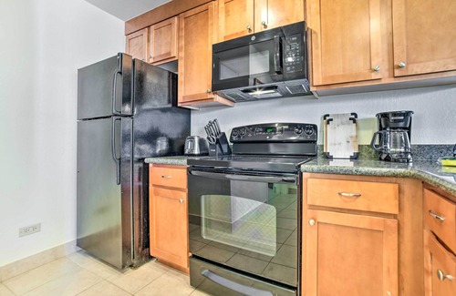 Honokowai Apartment | Cute Beachfront Condo w/Lanai & Resort Pools