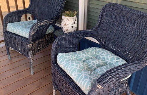 Carmine Cottage | Cute cottage just 5 minutes from Round Top!