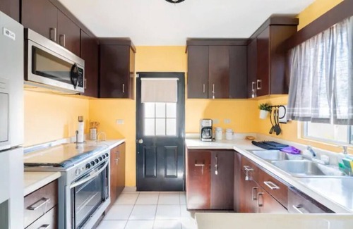 Zona Centro House | Cute, cozy, and relaxing home near the beach in Ensenada! No club noise!