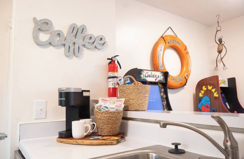 Bay Area Condo | Cute! Cozy Corpus Christi Condo with All the Essentials. Minutes From Everything