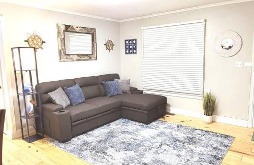 Fox Lake House | Cute & Cozy Lakeview House on Chain O Lakes with Hot Tub Option