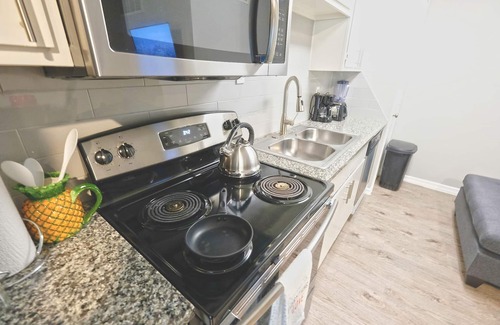 Spring Branch West Apartment | Cute Getaway - W. Houston, Galleria, Spring Branch ❤️
