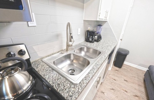 Spring Branch West Apartment | Cute Getaway - W. Houston, Galleria, Spring Branch ❤️