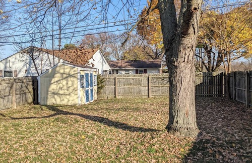 Durand House | Cute home conveniently located in Railroad City USA .4 miles from Union Station!