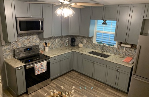Port O Connor House | Cute little house within walking distance to food and the beach