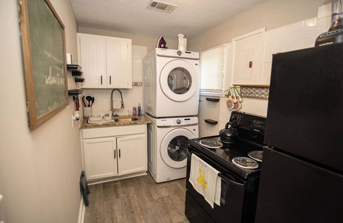 Columbus Apartment | Cute Little Lake Bottom Cottage Apartment