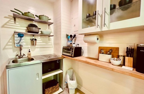 Lake Worth Apartment | Cute & modern studio apartment in prime location in downtown Lake Worth Beach!