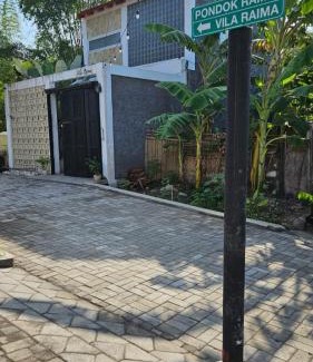 Gresik House | Cute Room 1 at Pondok Raima SYARIAH