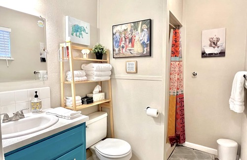 South River City Apartment | Cutie Pie South Congress Studio Travis Heights