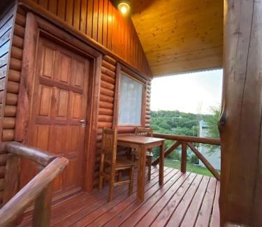 Alta Gracia Ski Chalet | CUYEN LA SERRANITA Dormi DLX Cabin para 2 Personas