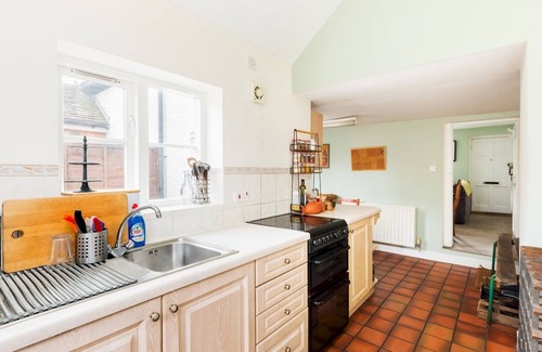 Warwick Town Centre House | CV34 4ST 23 The Butts Warwick · Traditional 2 Bed Cottage, Central Warwick | Pass The Keys