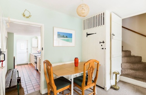 Warwick Town Centre House | CV34 4ST 23 The Butts Warwick · Traditional 2 Bed Cottage, Central Warwick | Pass The Keys