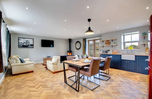 Llanllyfni House | Cwrt y Llyn - Two Bedroom House, Sleeps 4