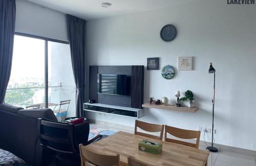 Cyberjaya Apartment | Cybersquare Lakeview with Netflix and Disney Hotstar