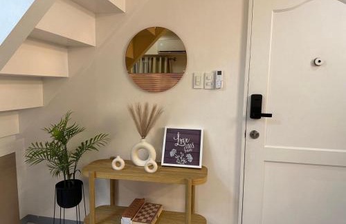 South Triangle Apartment | Cylo's Place Spacious 2BR Apt linked to MRT Station near GMA 7