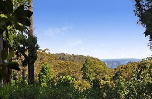 Leura House | Cypress Mews - relax and enjoy