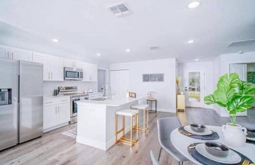 Candler House | Cypress Oasis 10 mins to santos trail 3b2b private home