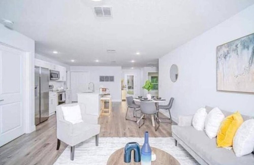 Candler House | Cypress Oasis 10 mins to santos trail 3b2b private home
