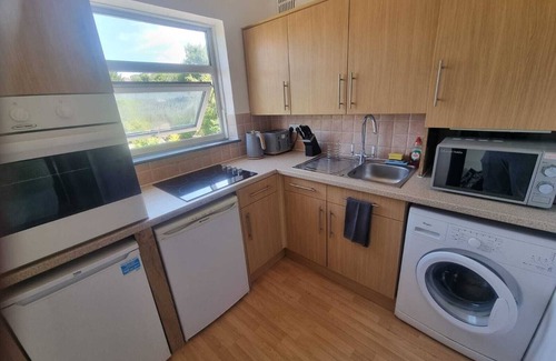 Little Holland Apartment | Cyrus House 2 bed apartment