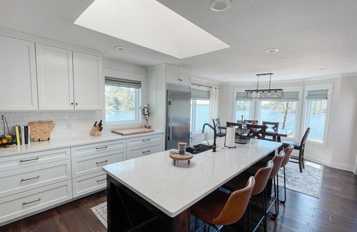 Hot Springs Village House | Cyrus House on Lake Balboa - 450 Feet of waterfront! Sleeps 10