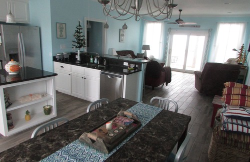 Dauphin Island House | "Czech Mate", Steps From Sound & Gulf, Kayaks Included, Private Beach, West End