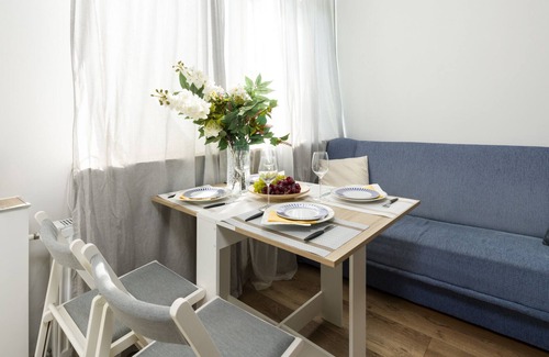 Grunwald Apartment | Czeremchowa Apartment Poznań by Renters