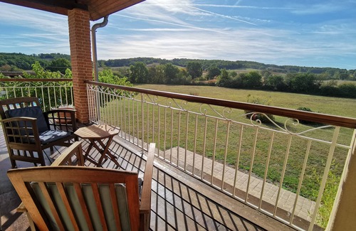 Aujan-Mournede Condo | Dépendance de Caractère Avec vue sur les Pyrénées. Véritable Havre de Nature