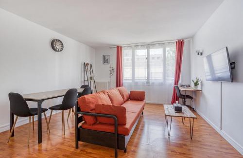 Choisy-le-Roi Apartment | Détente et Confort proche Paris et Orly