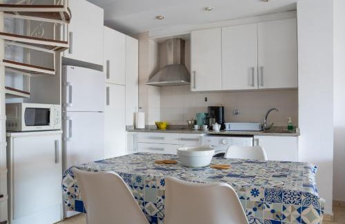 Port Saplaya Apartment | Dúplex, terraza y vistas al mar