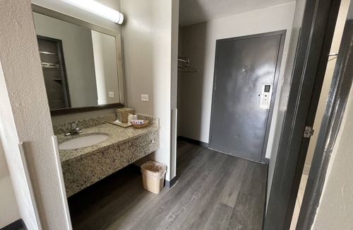 Farmerville Hotel | D'Arbonne Lake Motel