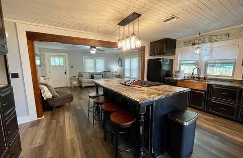 Farmerville House | D'Arbonne Nest Rentals: The Pelican's Nest