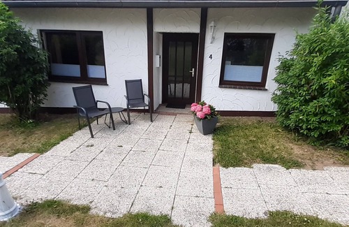 Niedenstein House | D&B staycation Ferienpark Modern apartment "Die Kugel" (child- pet friendly)