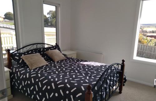 Oatlands Apartment | D"s cottage - Self contained guest suite