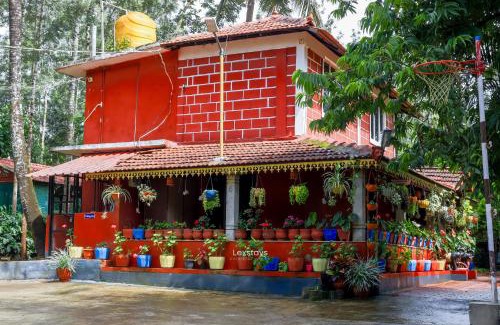 Kushalnagar House | D signature Homestay By Lexstays