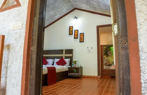 Kushalnagar House | D signature Homestay By Lexstays