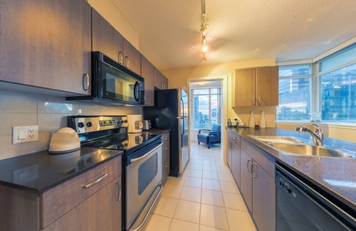 Central Condo | D2 -1 Bedroom in the Heart of Downtown